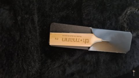 1000091359